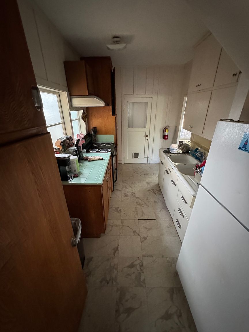 2532 Dwight Way photo 4