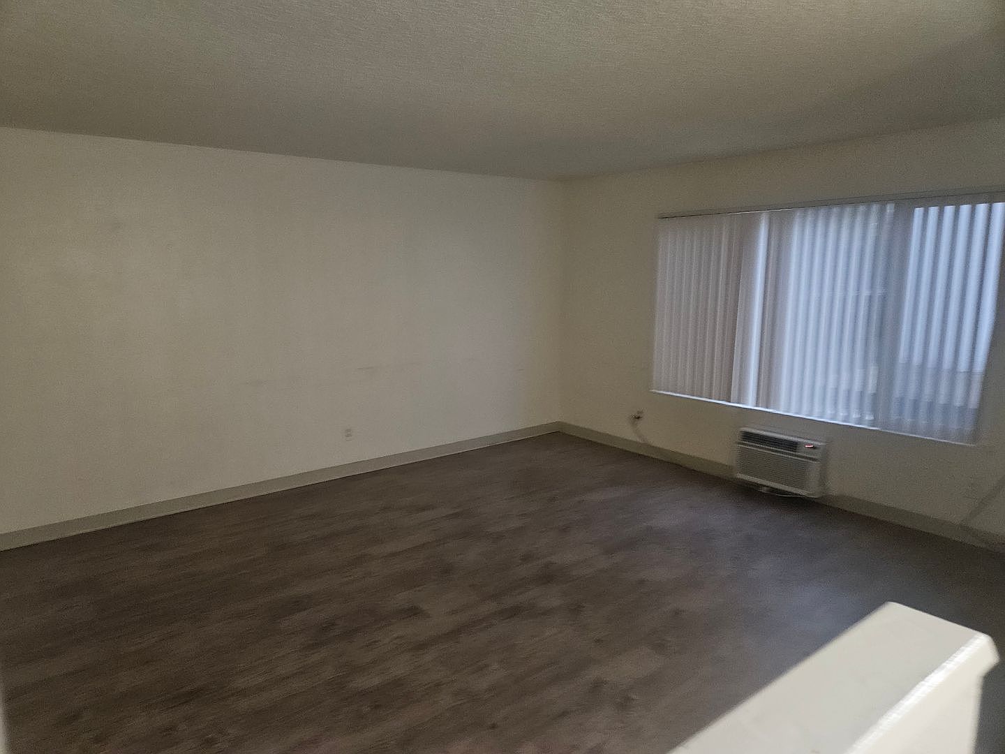 2 beds  1.0 baths (814 sqft) photo 5