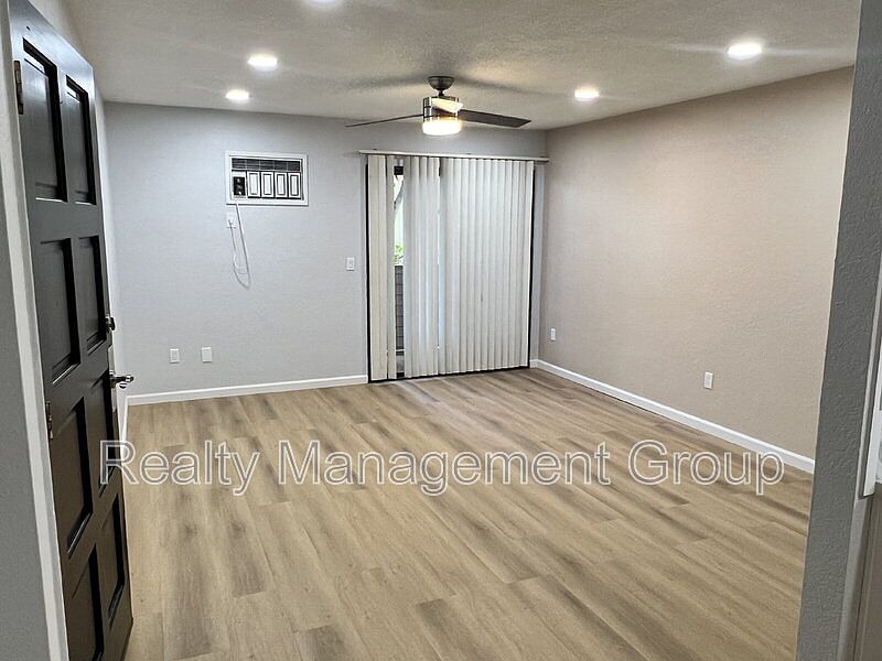 1013 Sunshine Ave photo 5