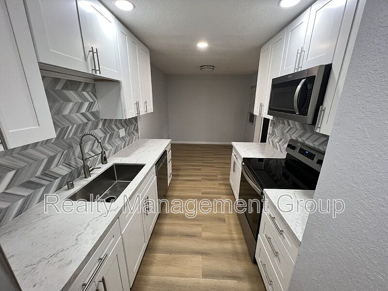 1013 Sunshine Ave photo 3