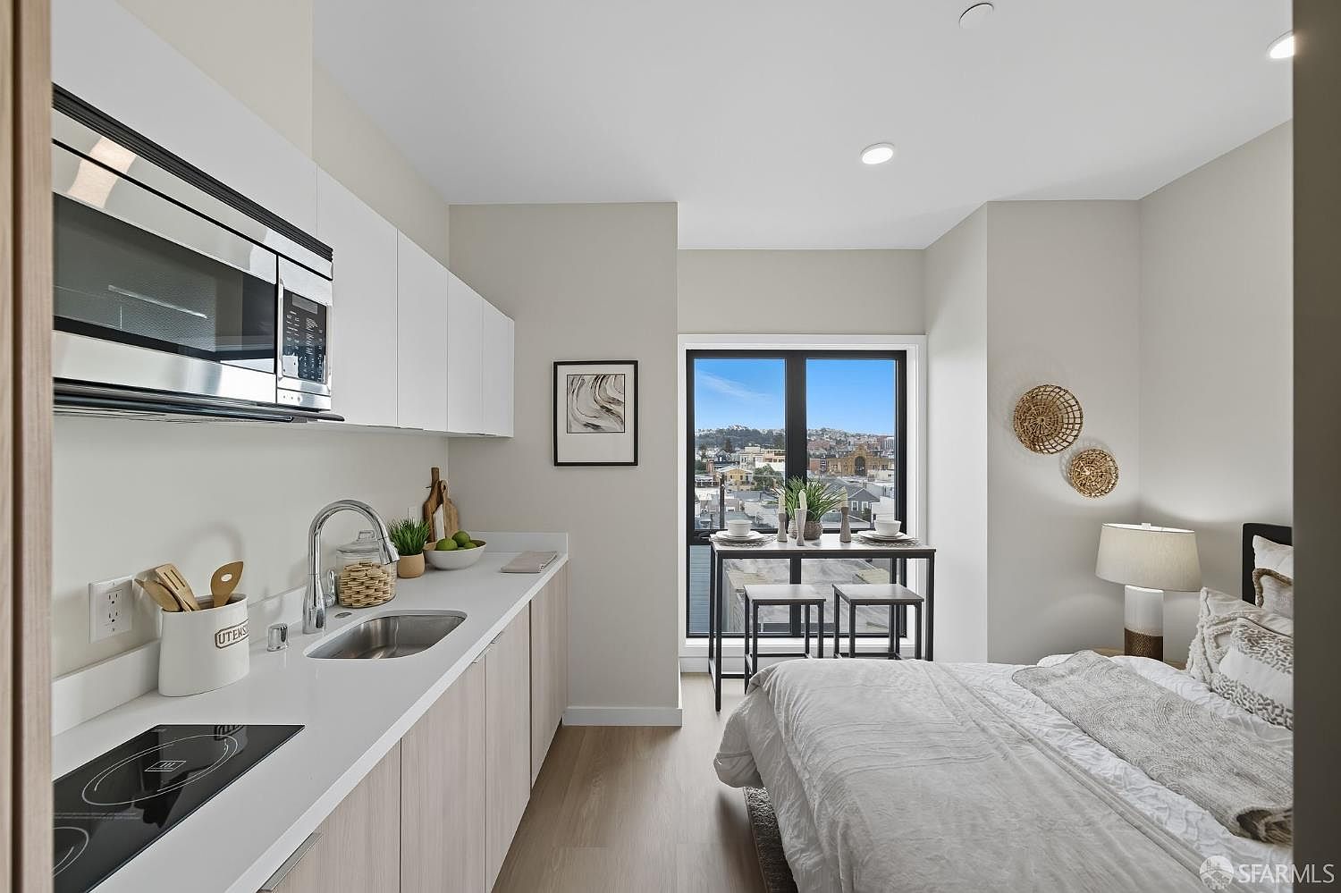 811 Valencia St San Francisco, CA 94110 photo 3