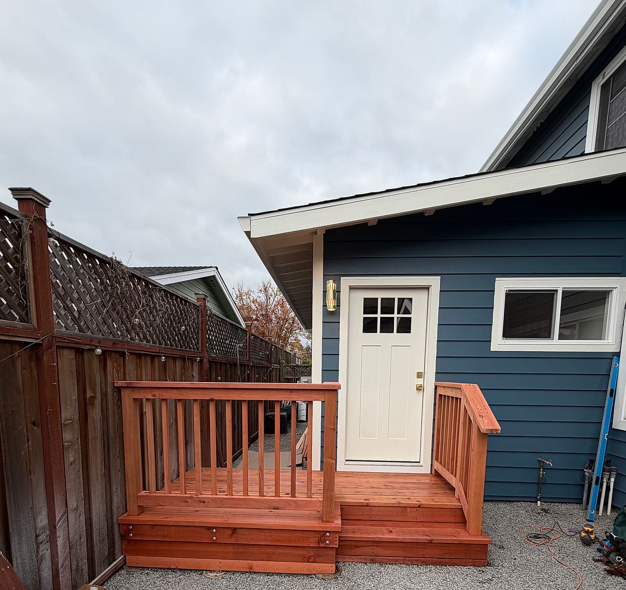 1827 Hanford St photo 2