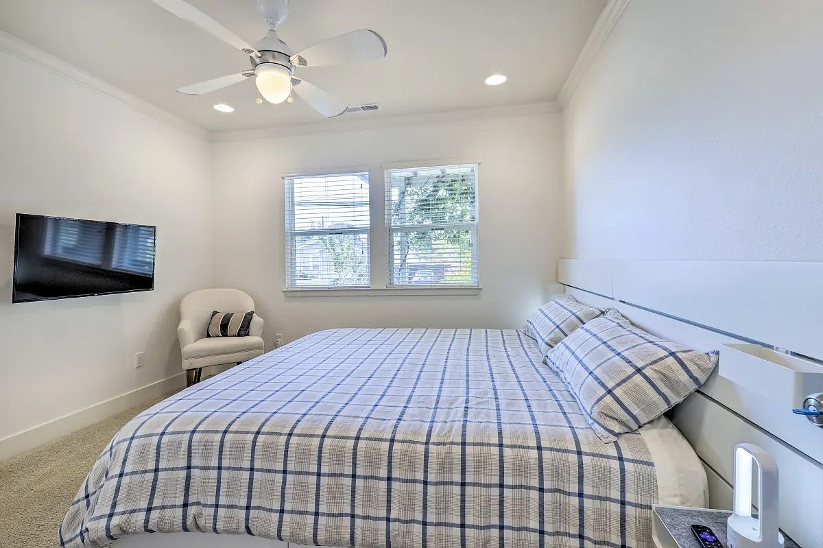 515 Mountain View Ave Petaluma, CA 94952 photo 3