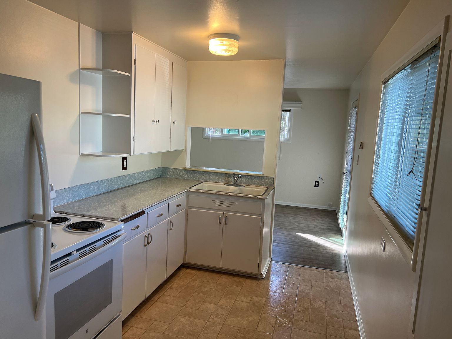 231 Kentucky St photo 2