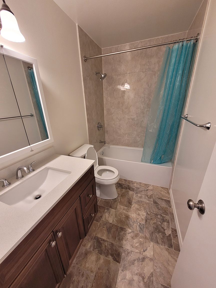 274 Evergreen Ave photo 5