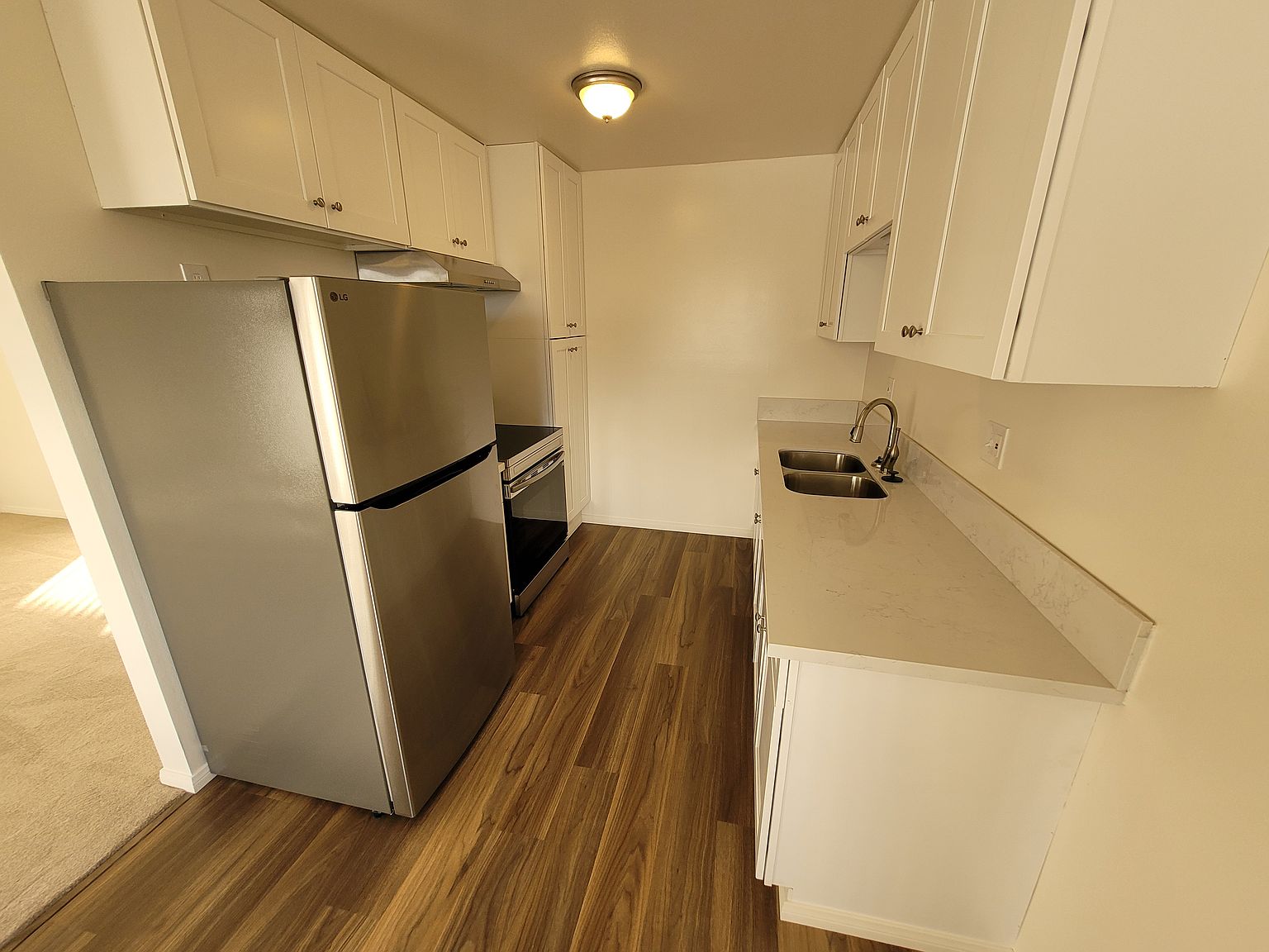 274 Evergreen Ave photo 3
