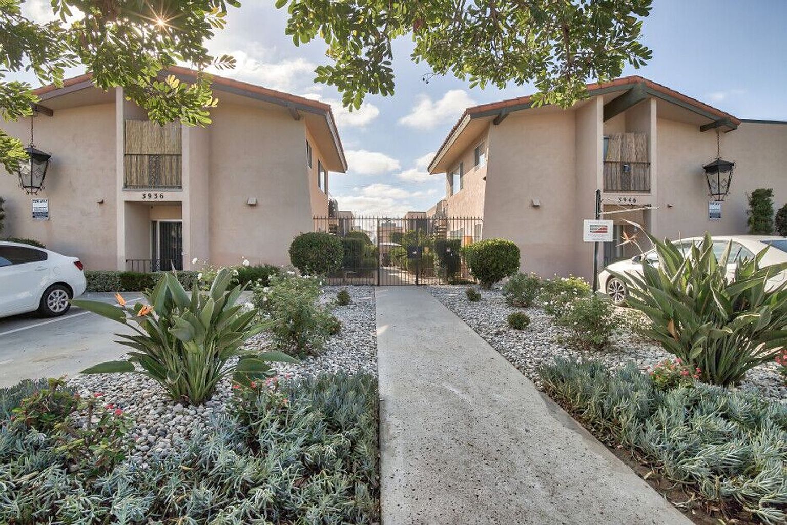 2 beds  1.0 baths photo 2