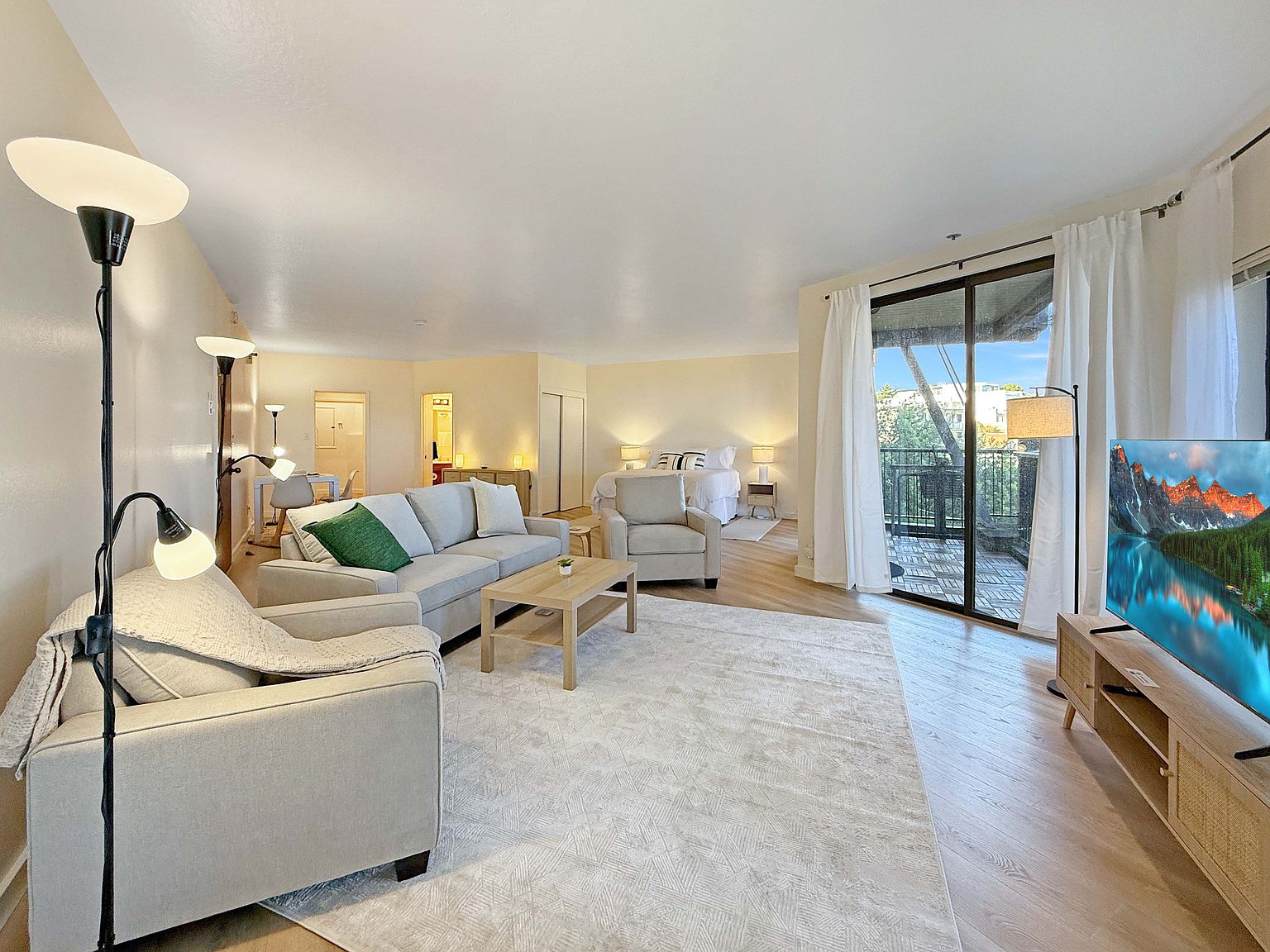 0BR/1BA Apartment on Corbett Ave · San Francisco photo 5