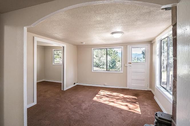 2308 Jarvis Rd photo 3