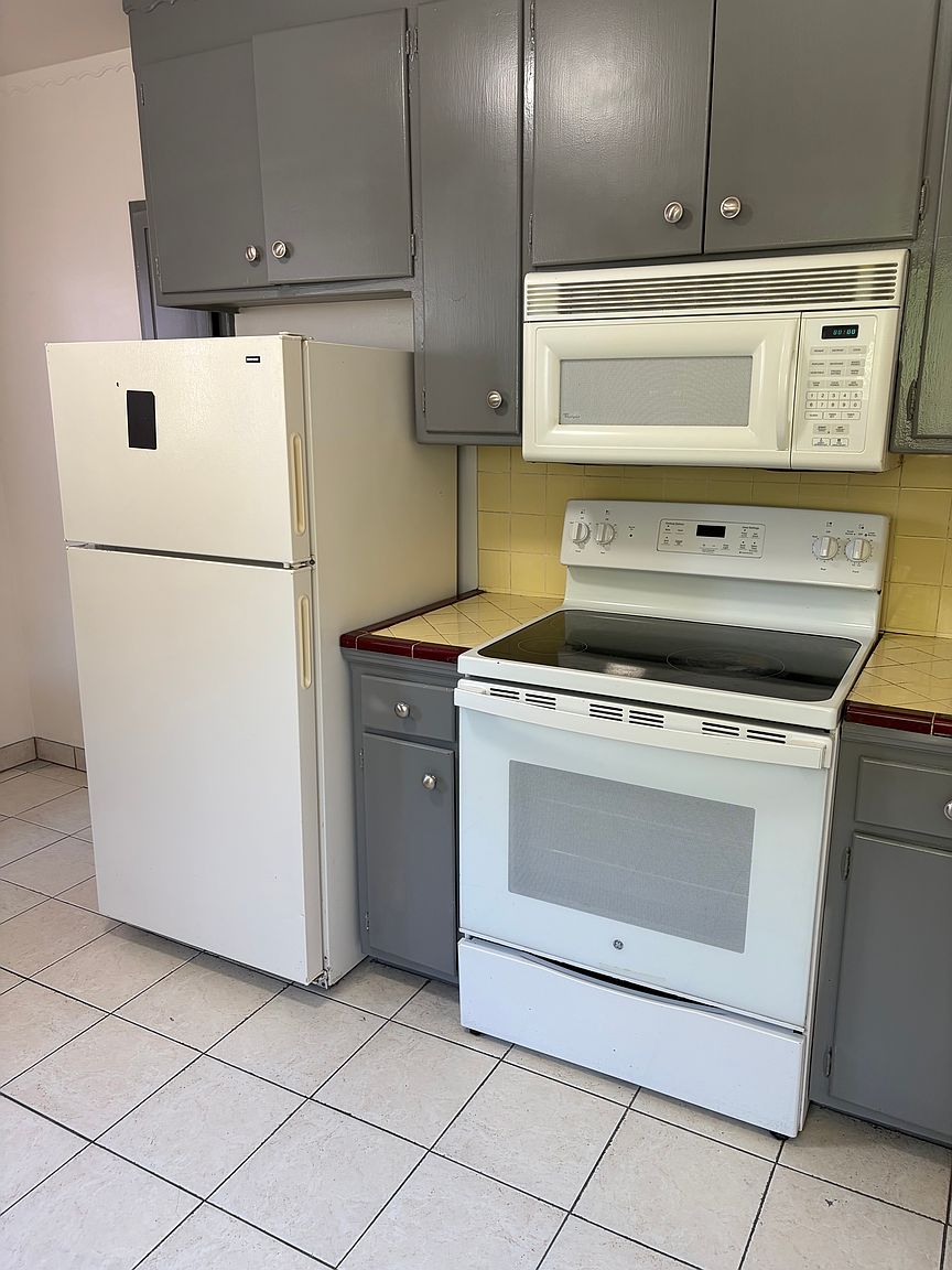 2BR/1BA Duplex on 135th Ave · San Leandro photo 5