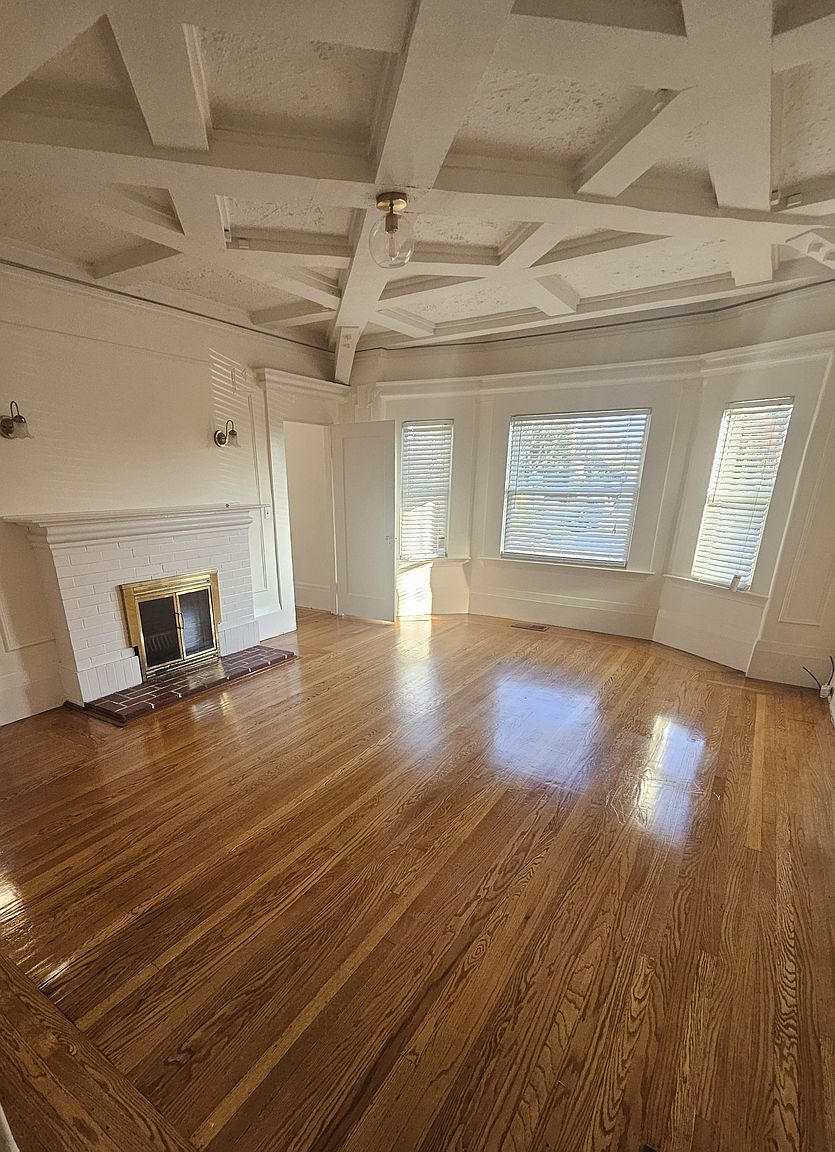 1BR/1BA Duplex on 13th Ave · Oakland photo 2
