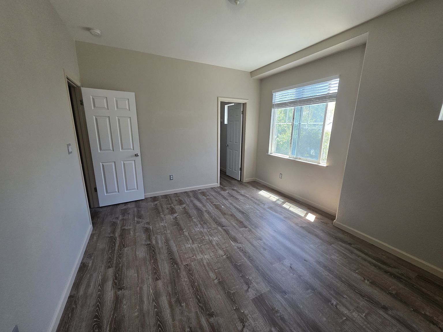 804 Edward Werth Dr photo 3