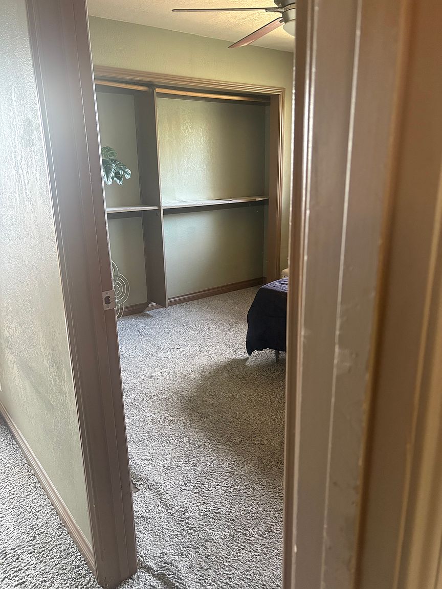 1402 Canterbury Dr Unit B Rentals photo 3