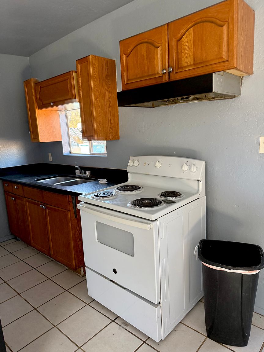 2615 W Morten Ave photo 5