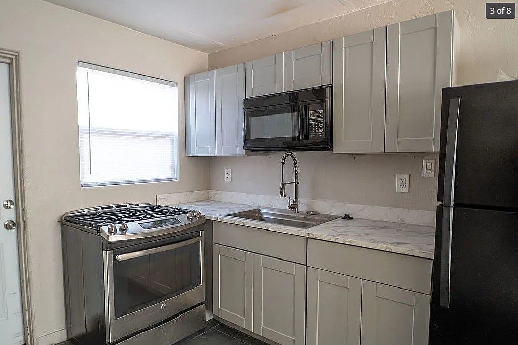 1022 S Montezuma Ave Phoenix, AZ 85003 photo 2