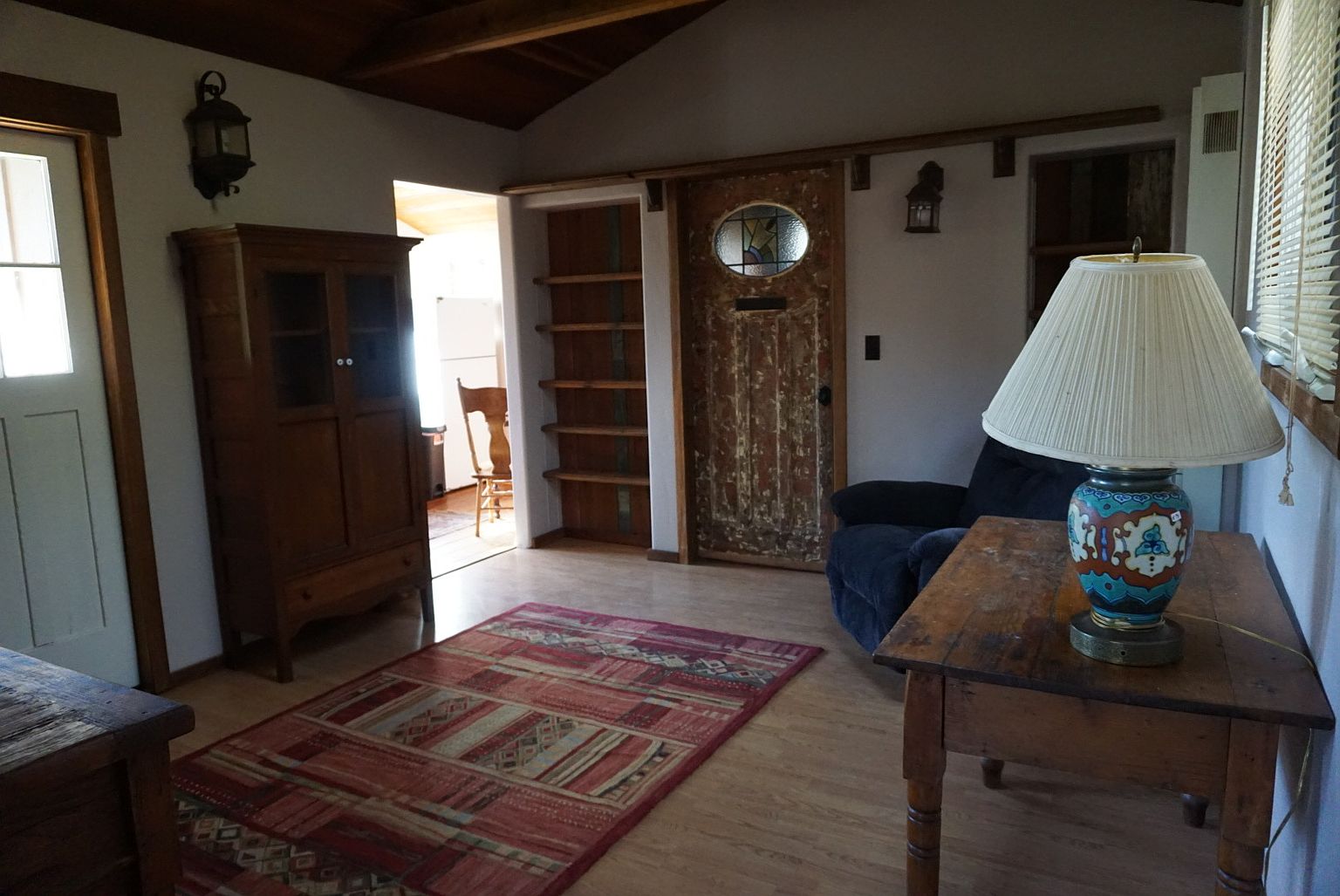 710 Del Valle photo 2