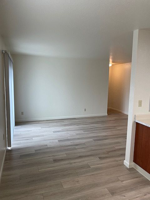 600 Mission Blvd photo 4
