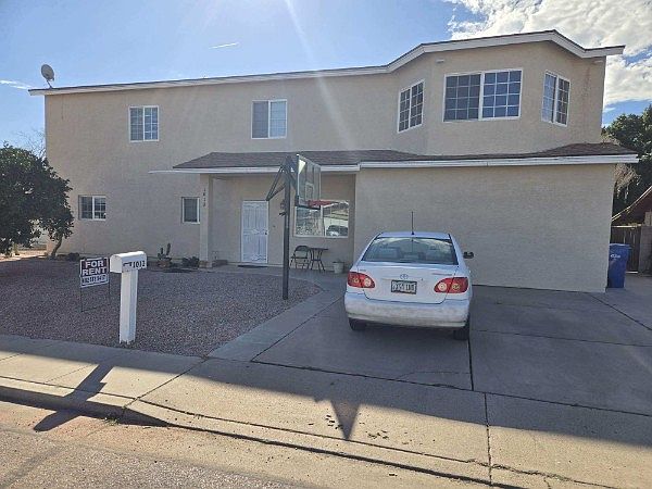 1013 E Glade Ave photo 2