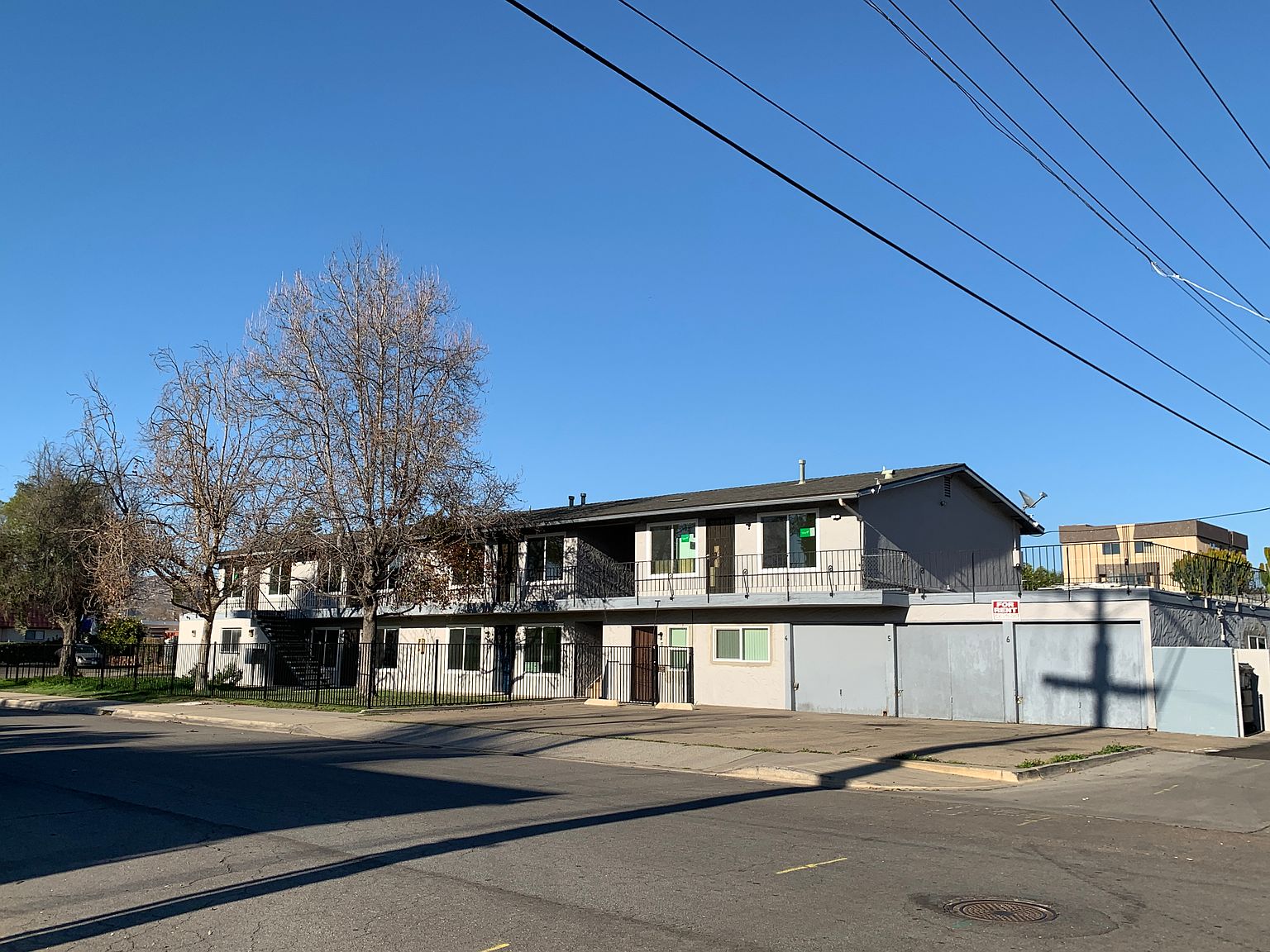 250 N Cedar St photo 2