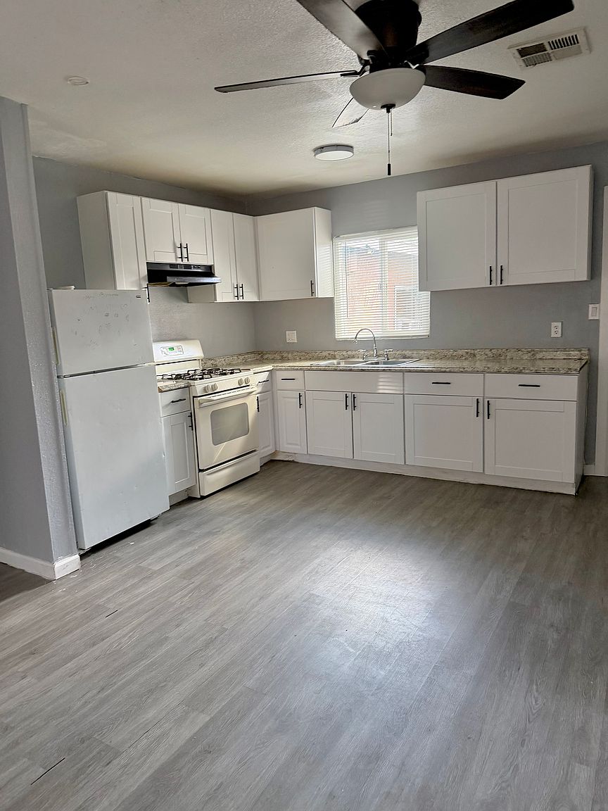 2615 W Morten Ave photo 4