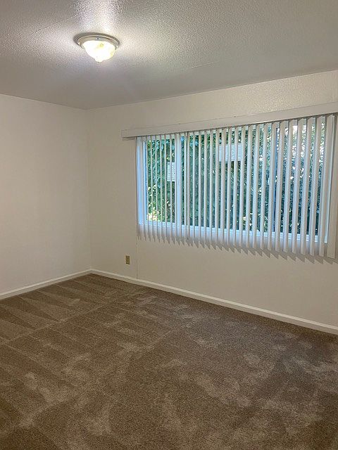 2121 Stanton Ave photo 5