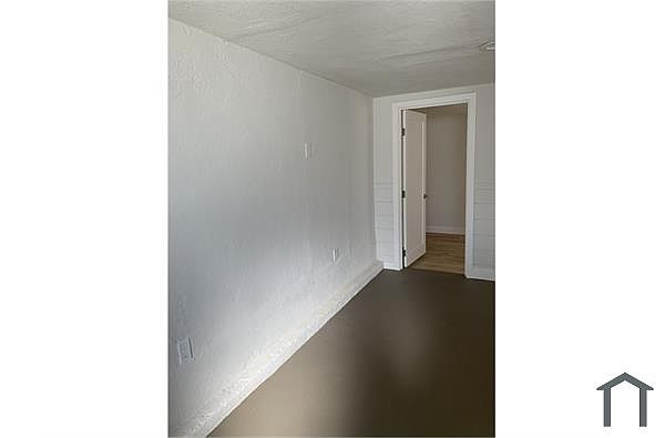 2144 50th Ave photo 4