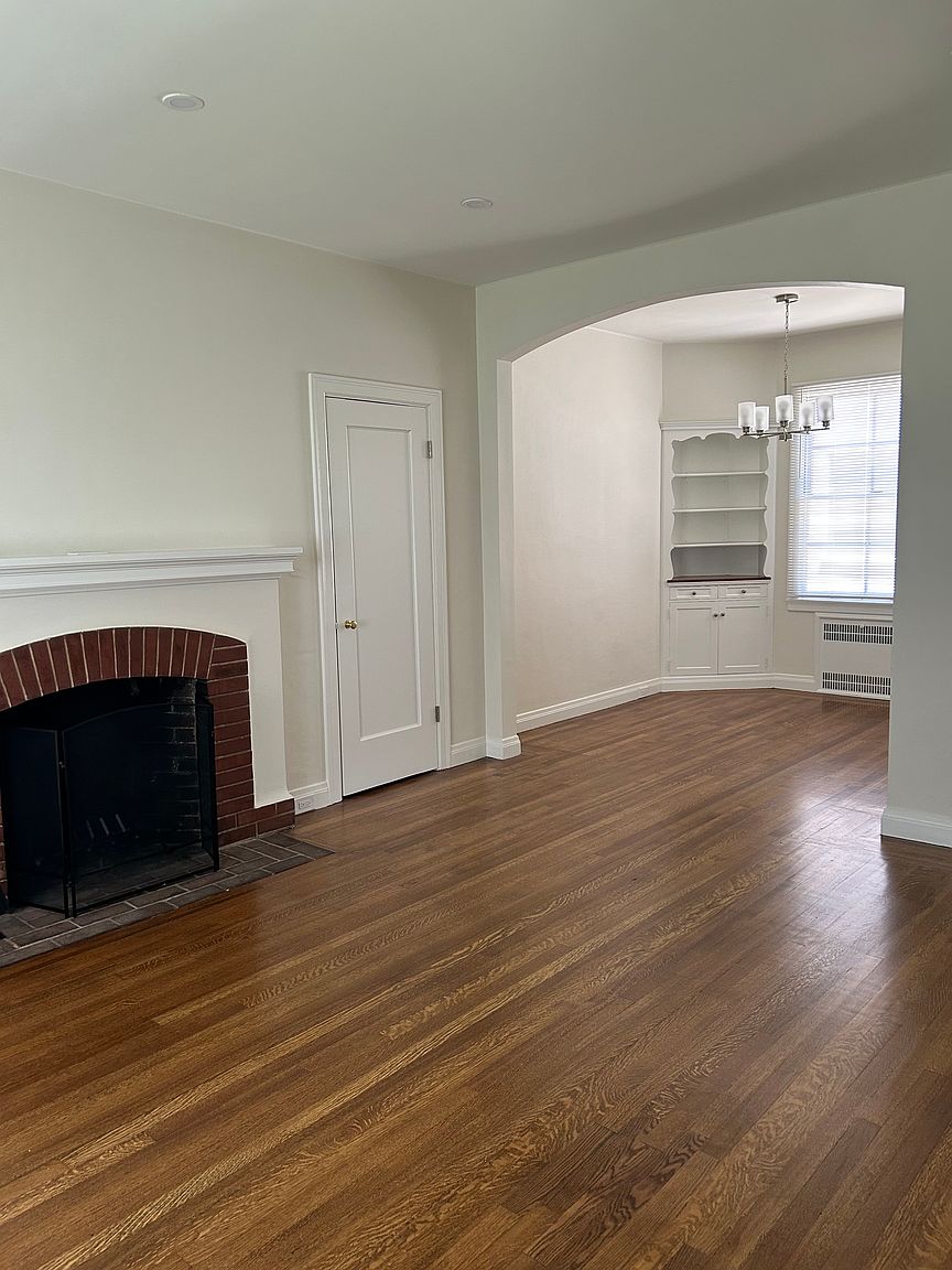 285 Wayne Ave photo 5