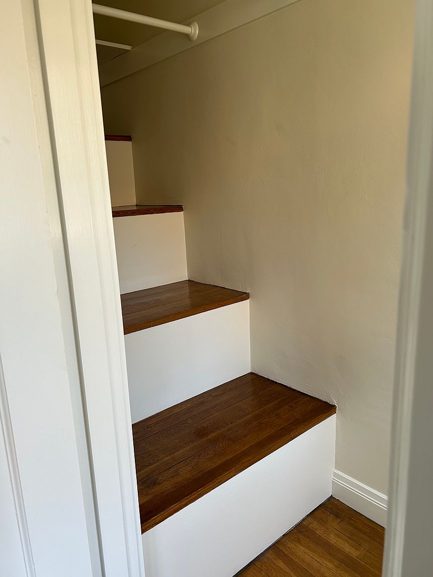 285 Wayne Ave photo 3