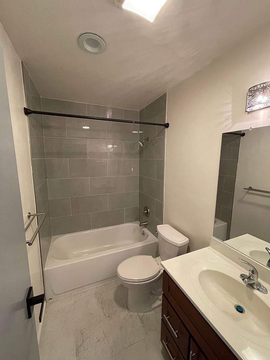 Apartments on Central Avenue · Alameda photo 2