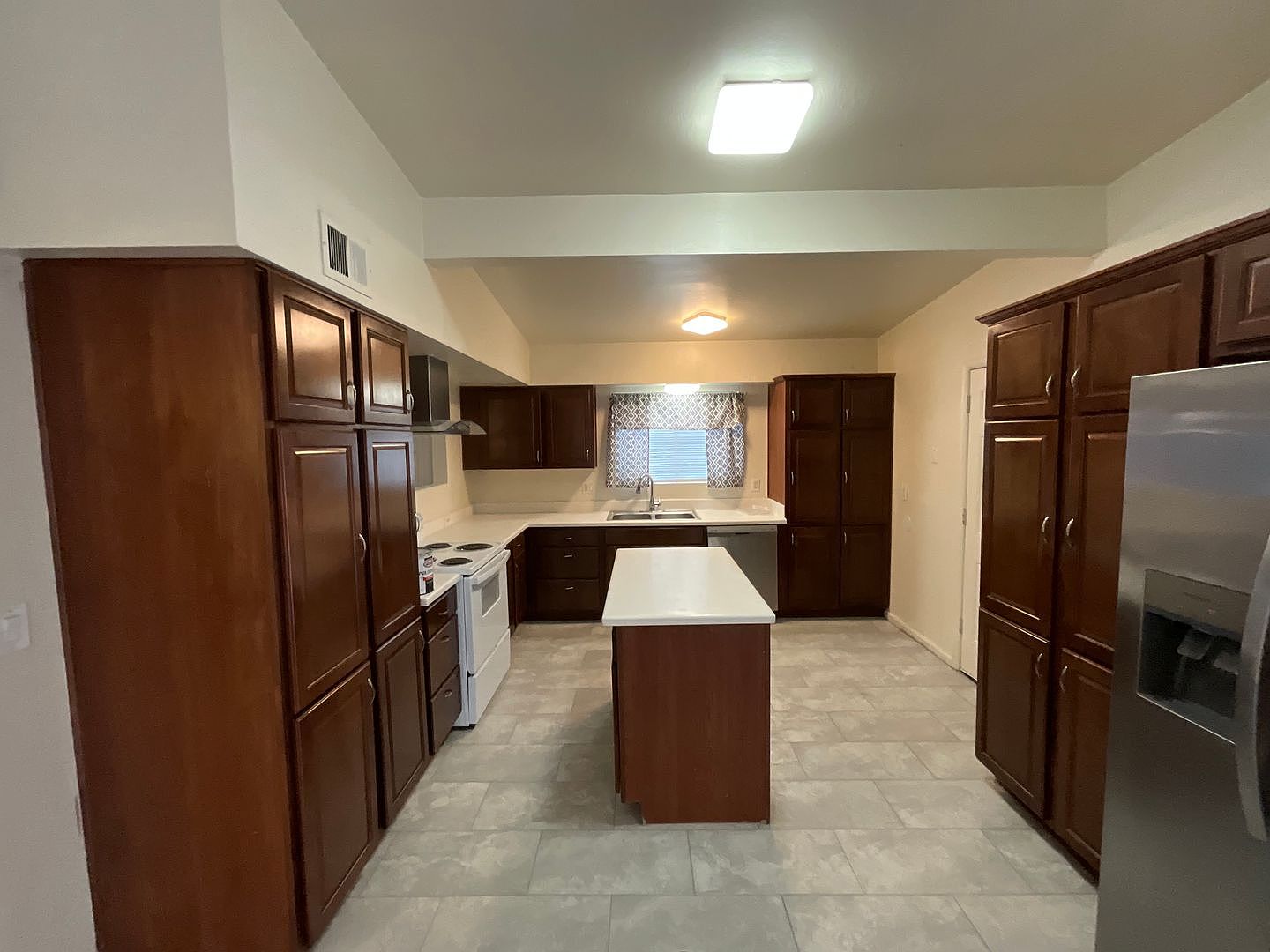 1808 N ASTER Street photo 5