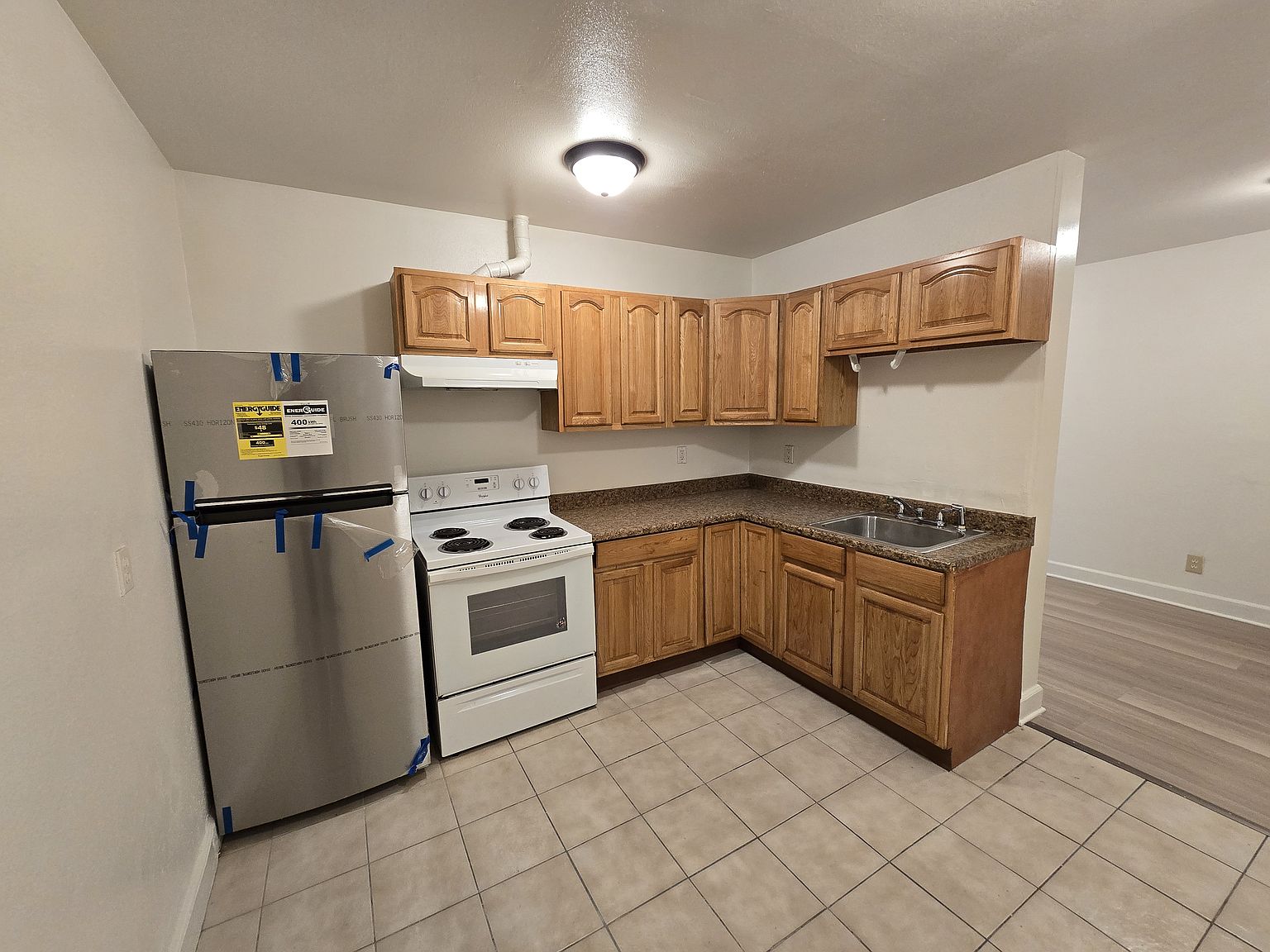 1455 Hawes St photo 3