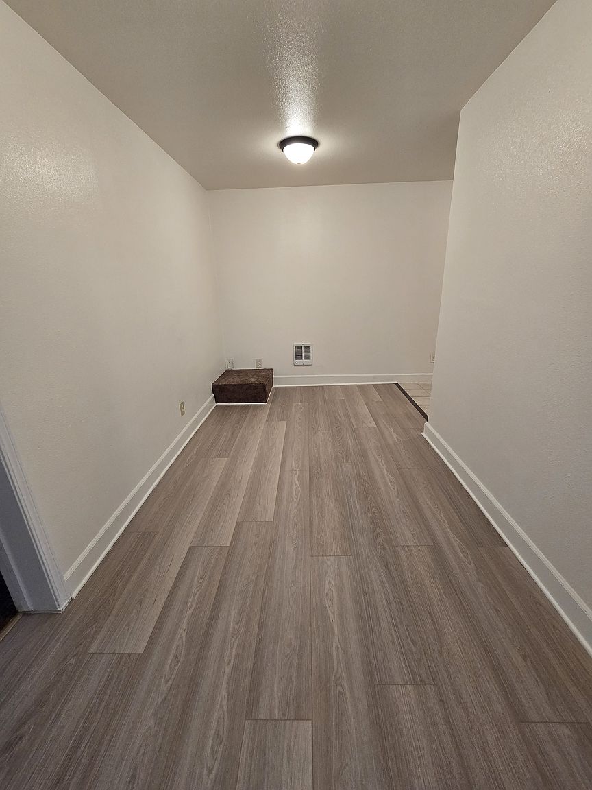 1455 Hawes St photo 4