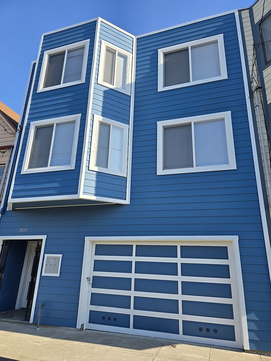 1455 Hawes St photo 2