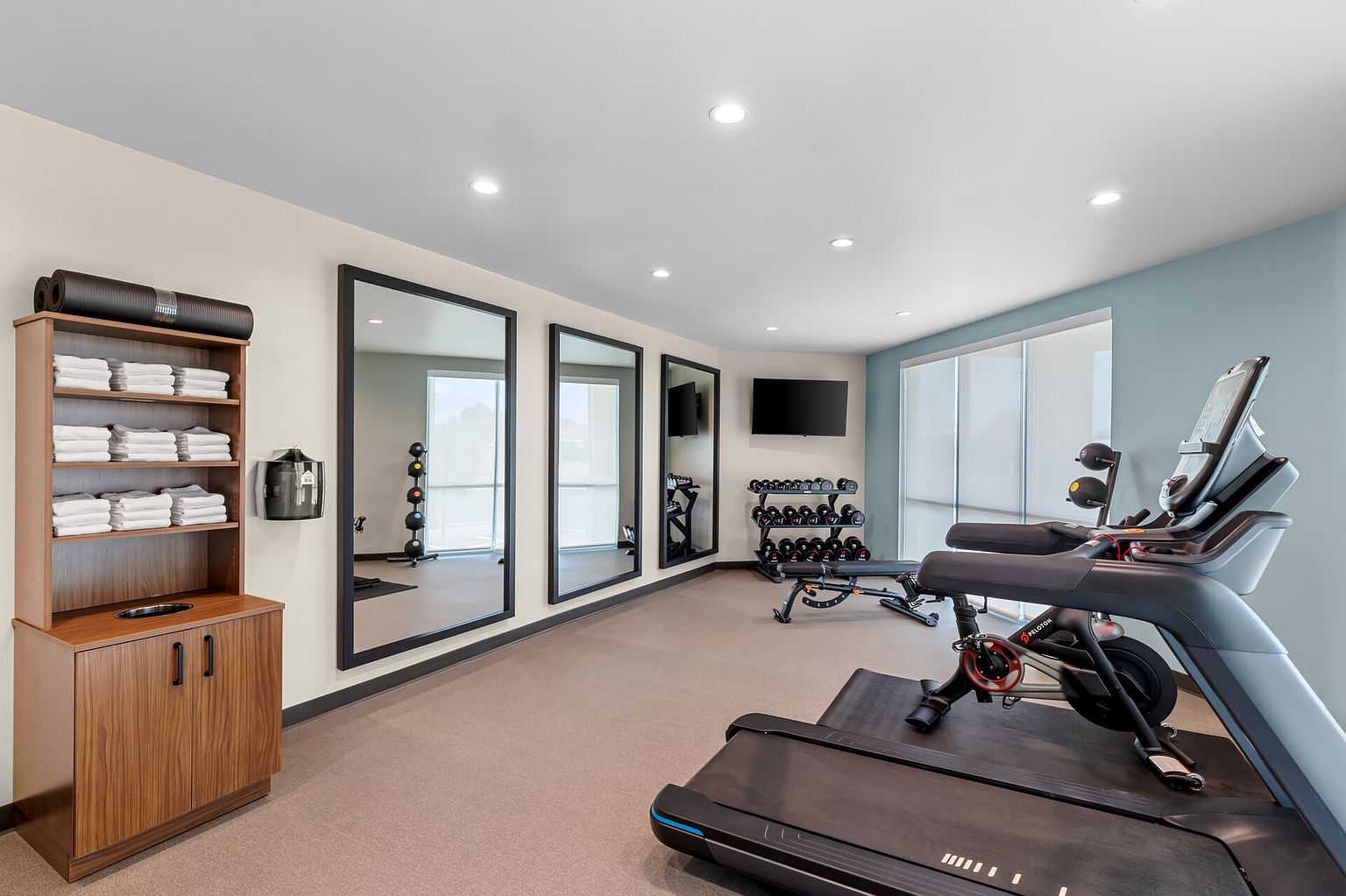 27165 Madison Ave photo 4