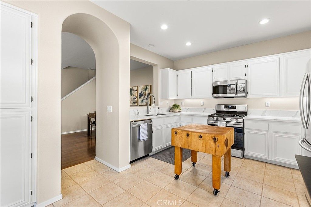 638 Sumner Way photo 4