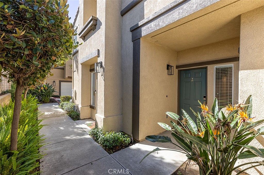 638 Sumner Way photo 2