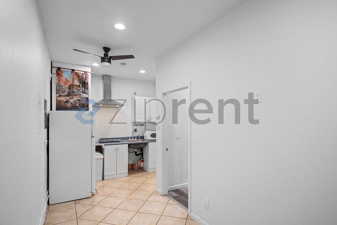 2661 S King Rd photo 5
