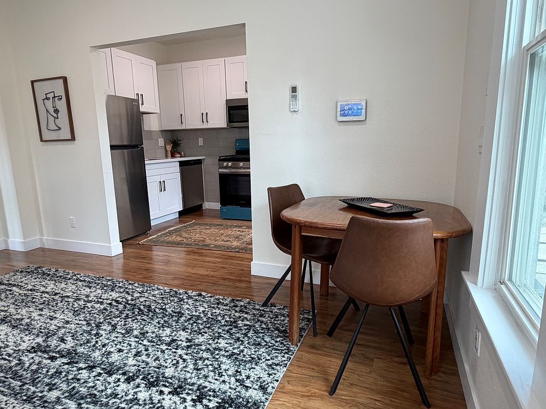 312 Brookes Ave photo 3
