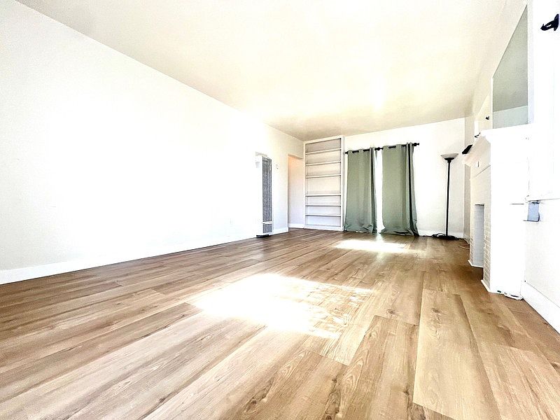 6631B La Jolla Blvd photo 2