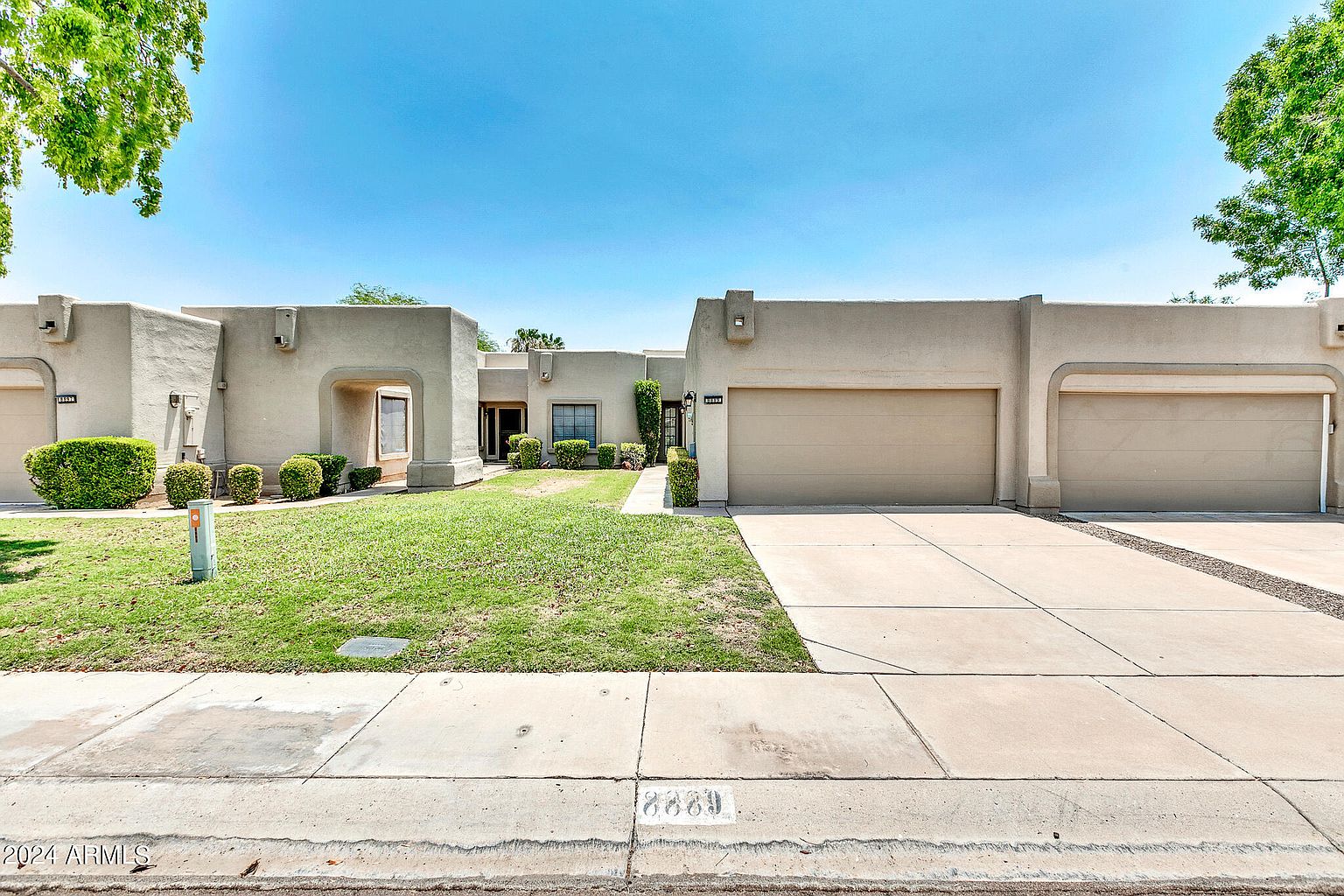8889 E Meadow Hill Dr Scottsdale, AZ 85260 photo 2