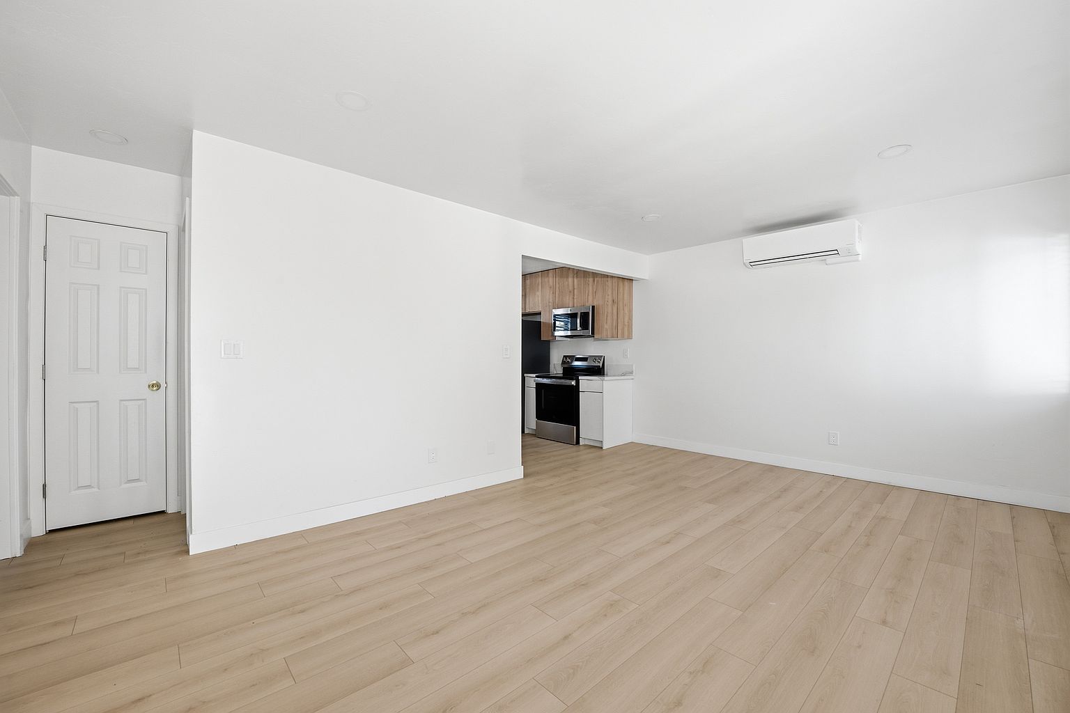 4553 North Ave #4555.5 photo 3
