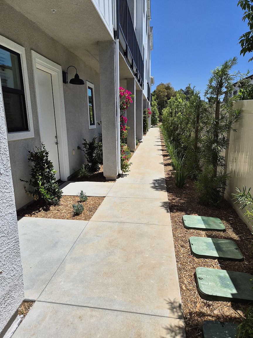 369 Moonstone Gln photo 3