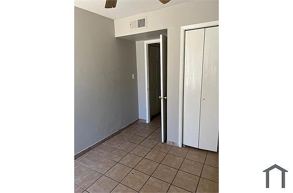 107 W Inglewood St photo 3