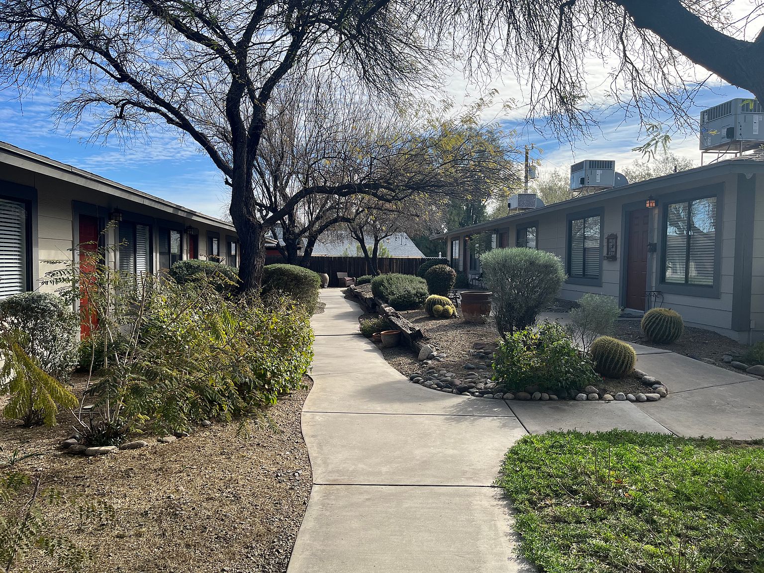 15 on Palm Apartments photo 3