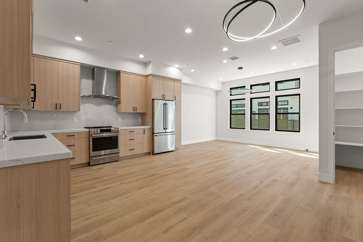1078 Tartan Ln photo 5