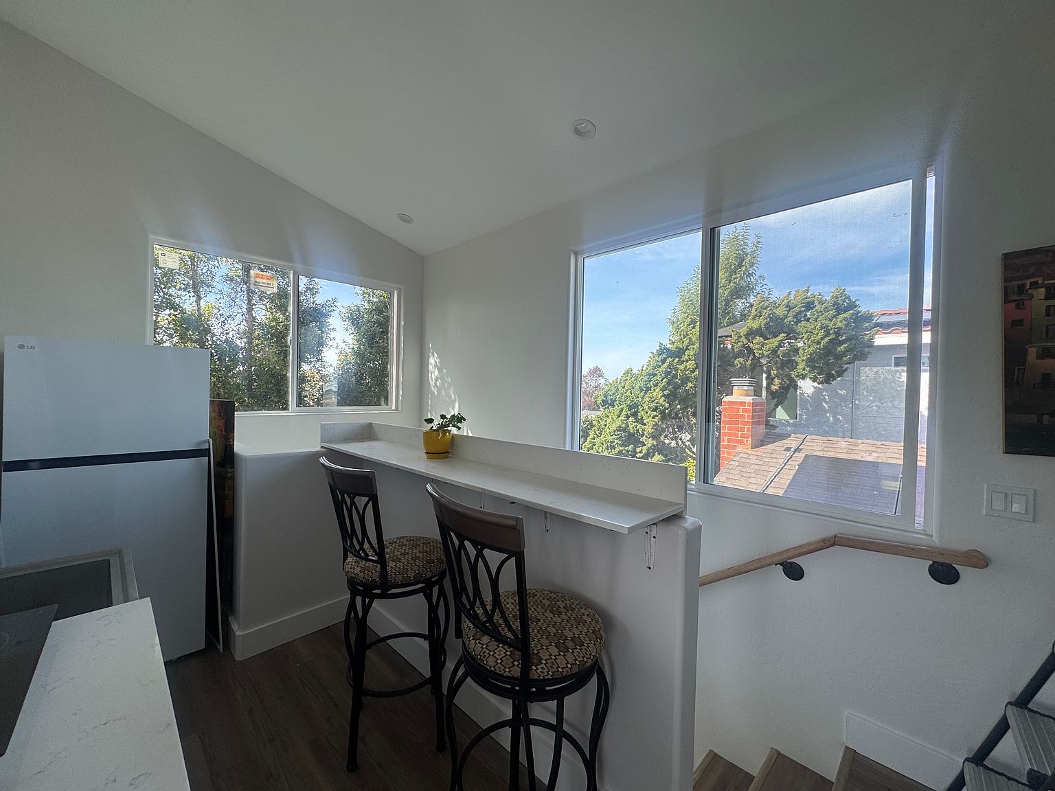 3756 Governor Dr photo 3