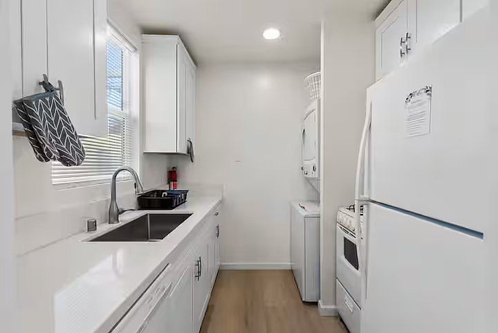 4361 37th St photo 3