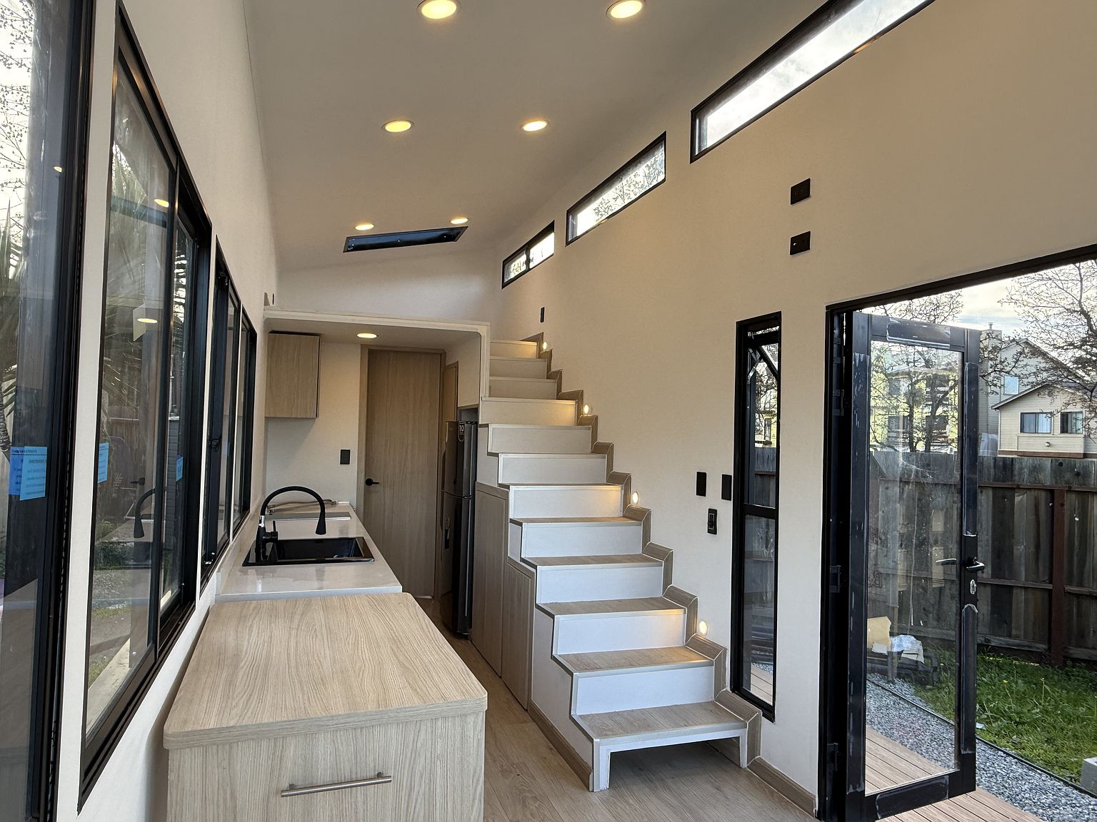 27 Varda St photo 2
