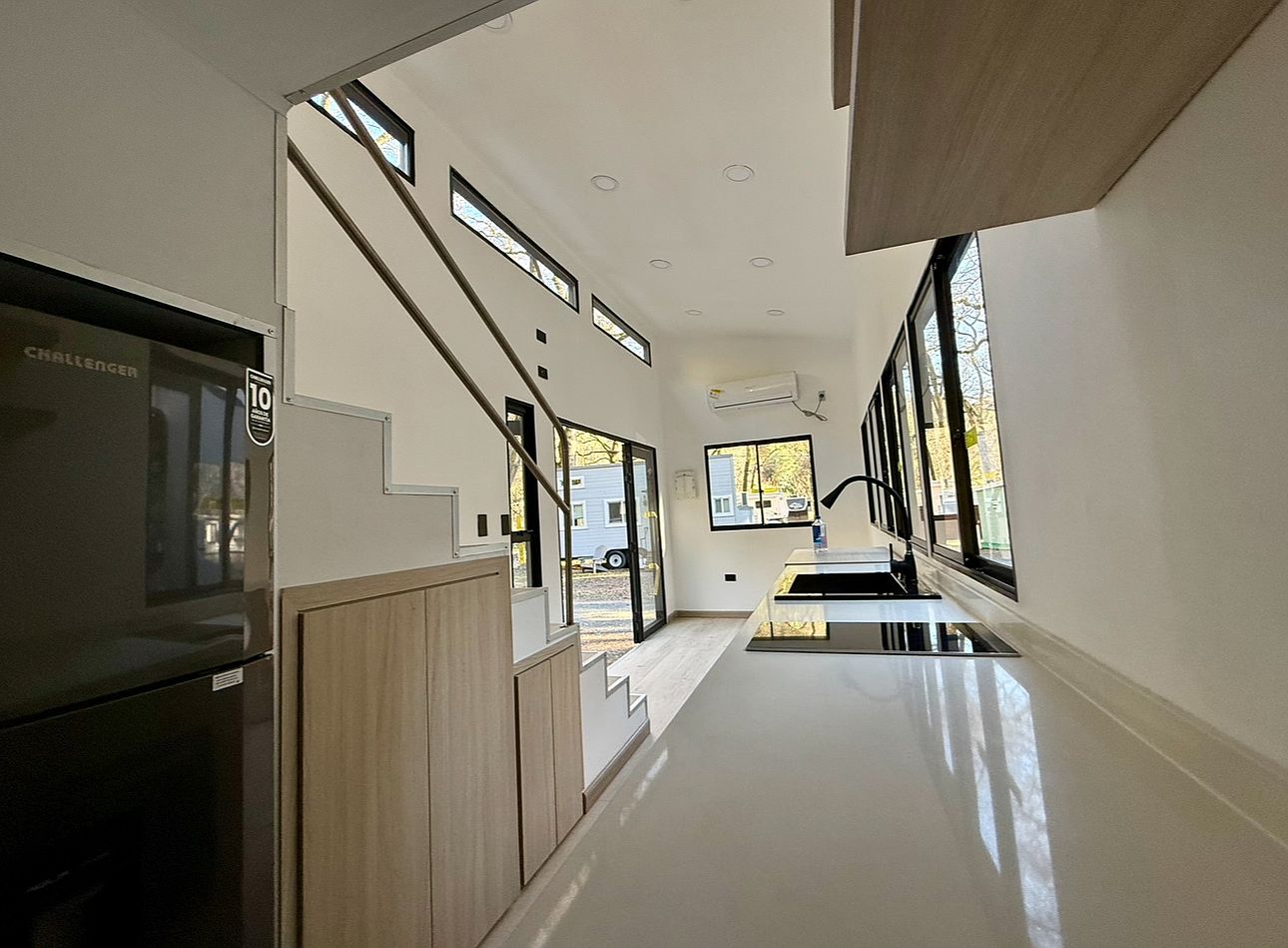 27 Varda St photo 5