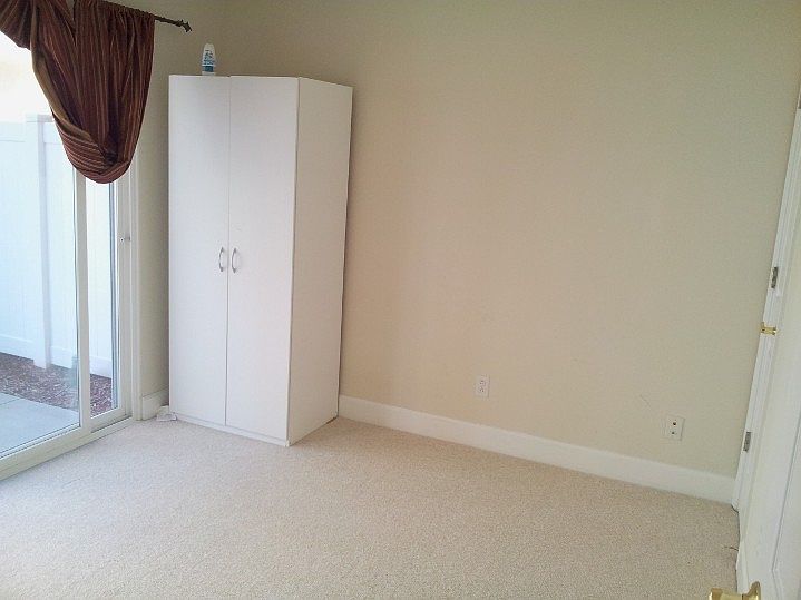 229 Metropolitan Dr photo 5
